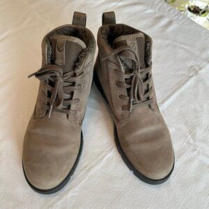 ECCO Comfort Ankle Boots • Hydromax • Taupe/Grey Leather • Size EU 38 (US 7–7.5)